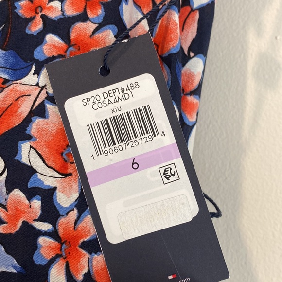 Tommy Hilfiger dress. Size 6. - Picture 3 of 6